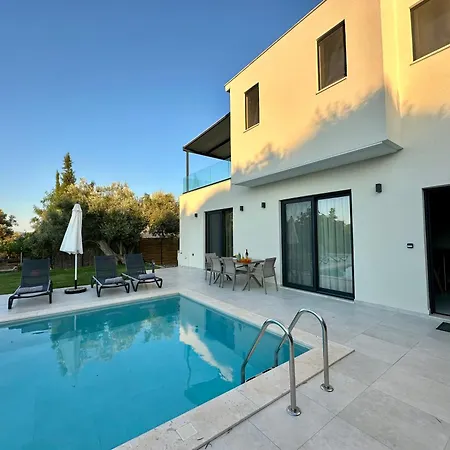 Nuovo Maistros فيلة *