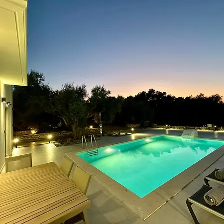 Nuovo Maistros Tsoukaládhes