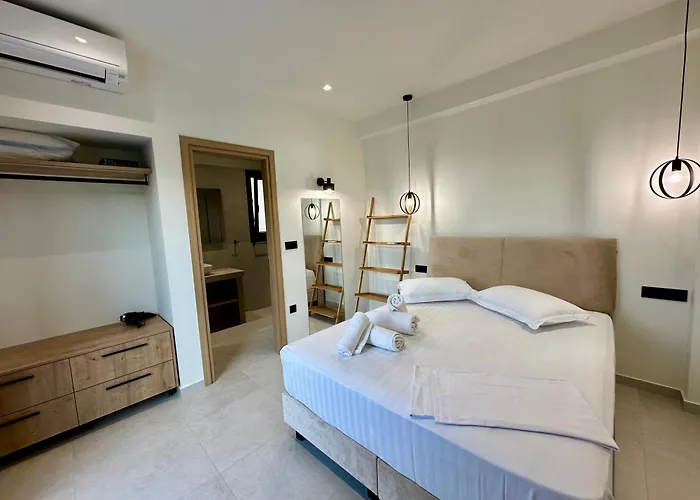 Nuovo Maistros * Tsoukaladhes