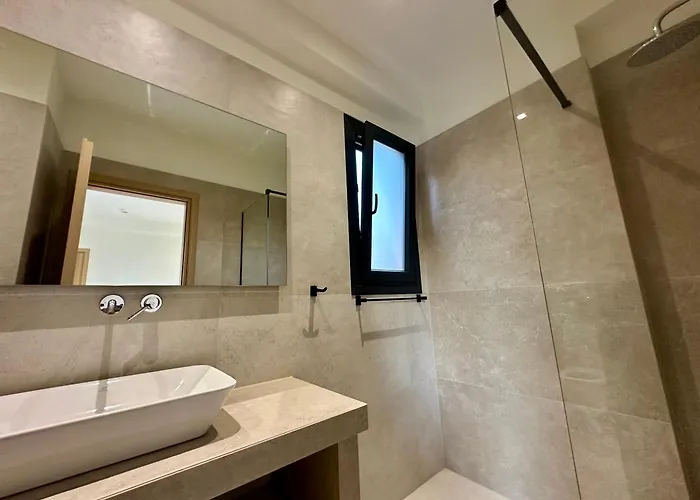 Nuovo Maistros * Tsoukaladhes